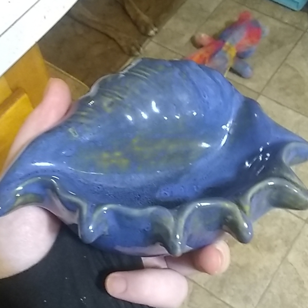 Shell dish - Picture 2 of 2